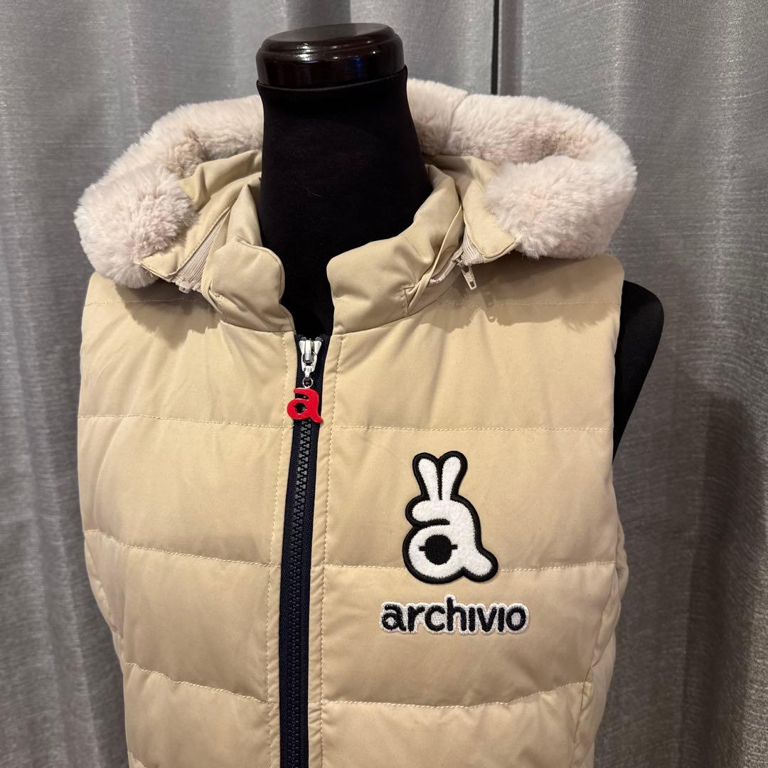 美品★archivio フード付きダウンベスト ベージュ