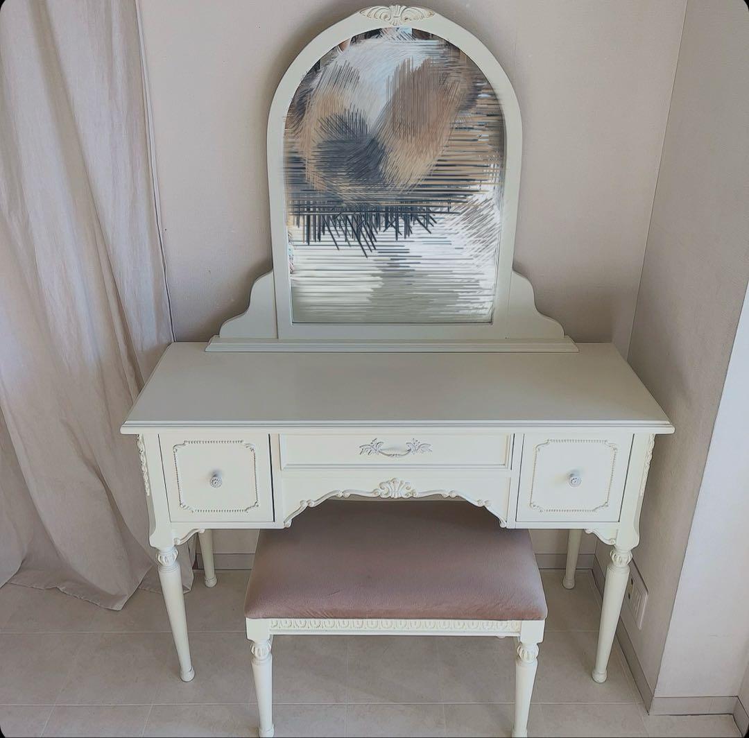 emiri　　アンティーク　シャビーシック　ドレッサー　白家具　デスク