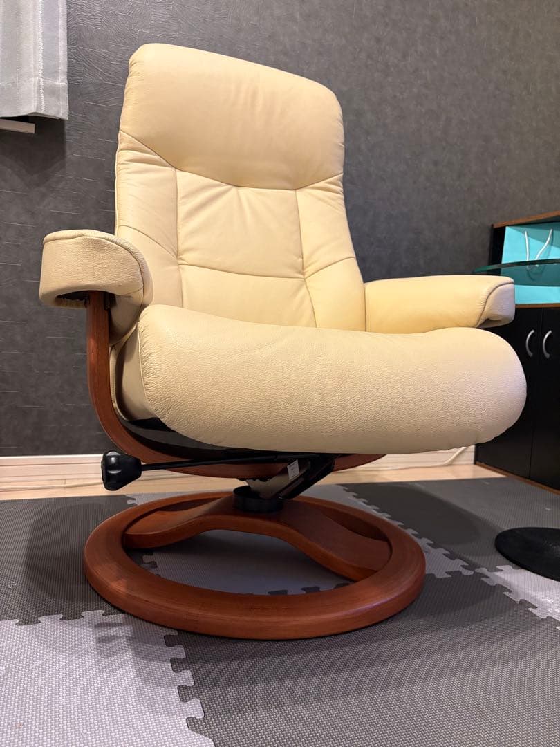 イエリアーダ　高級本革　リクライニングチェア　美品　送料込