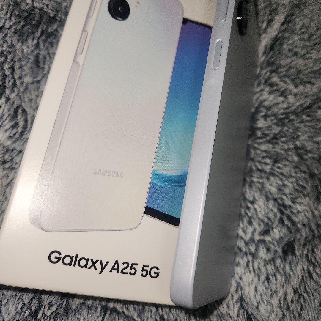 Galaxy a25 5g極美品中古カバーおまけ有り
