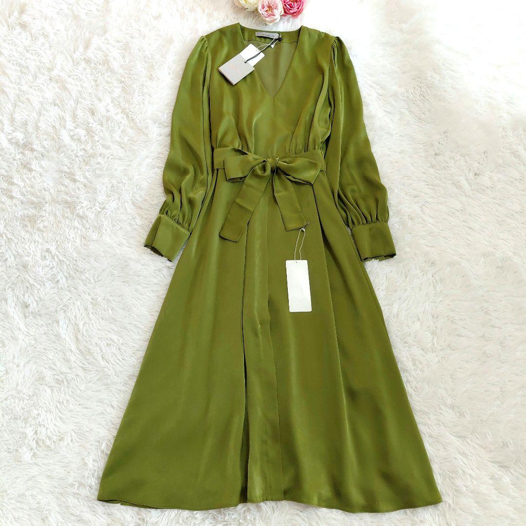 タグ付き✨マレーラ　ワンピース　サテン Vネック光沢【大きいサイズ42】