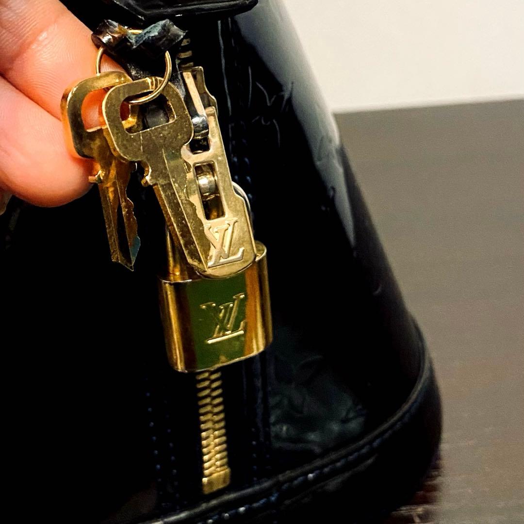 Louis Vuitton Bleu Nuit Vernis ブルーニュイ