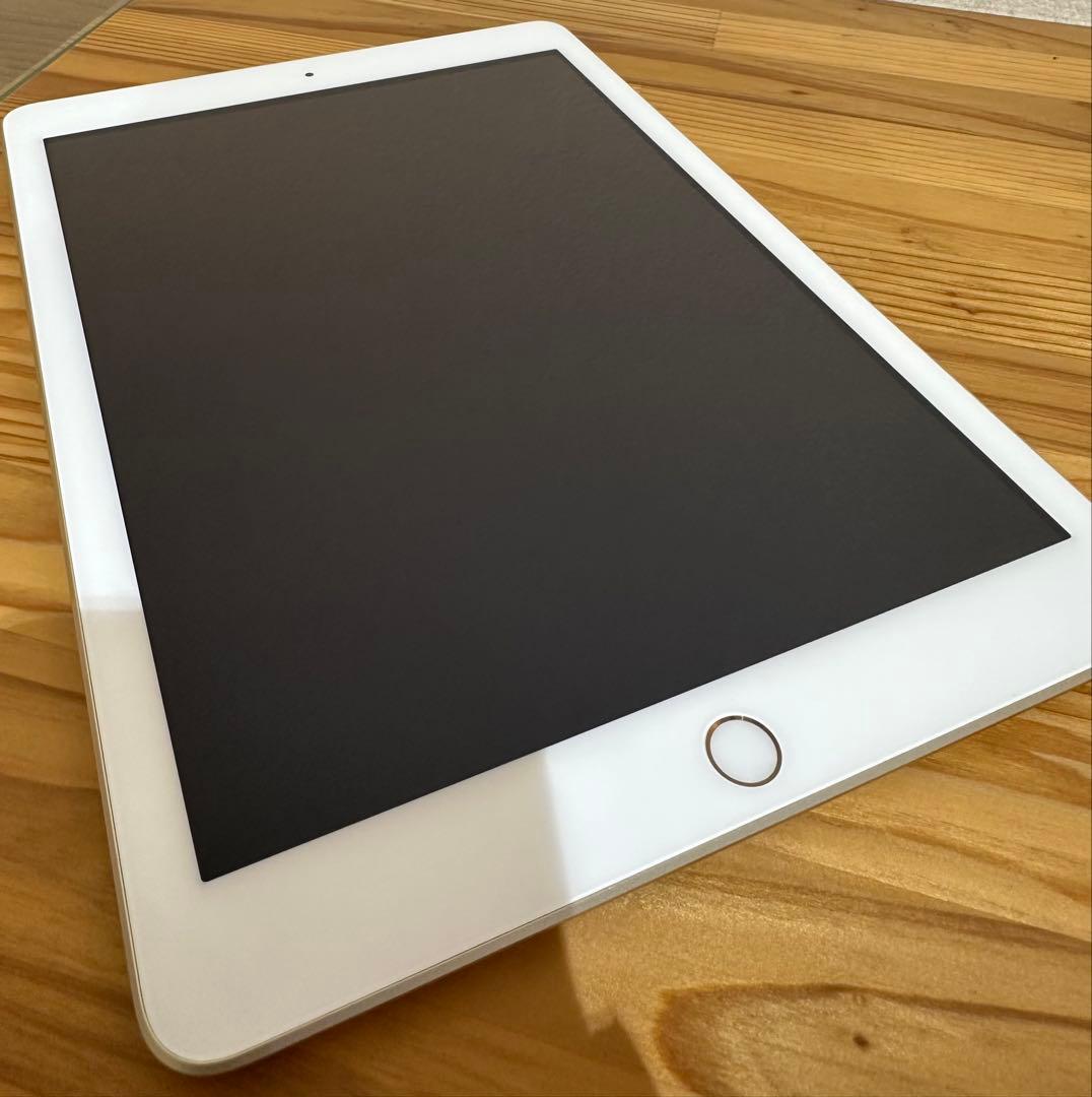 【第五世代】iPad 32gb ゴールド Wi-Fiモデル