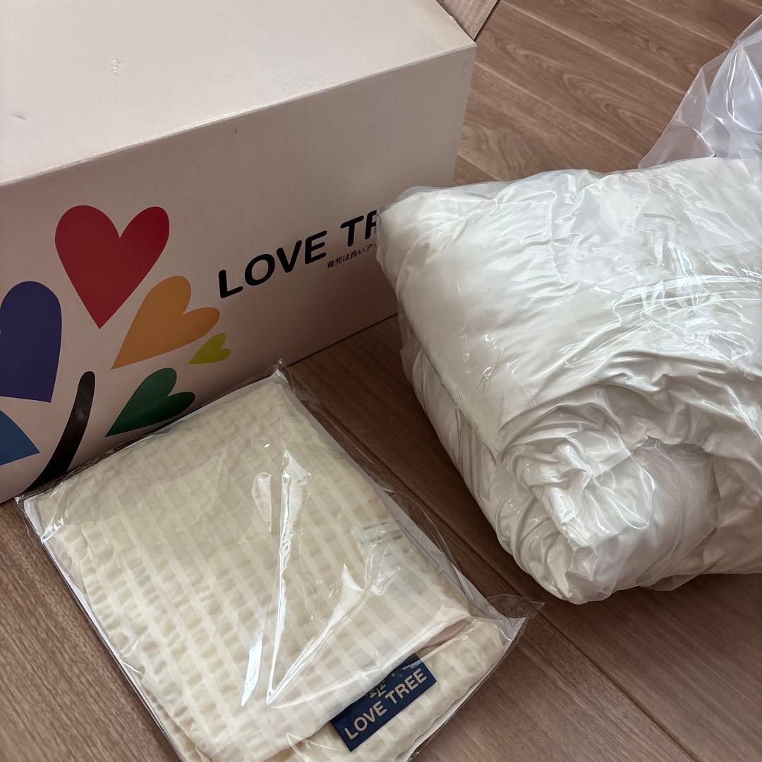 未使用未開封　ラブツリー クッション Love treeクッション　ミルク
