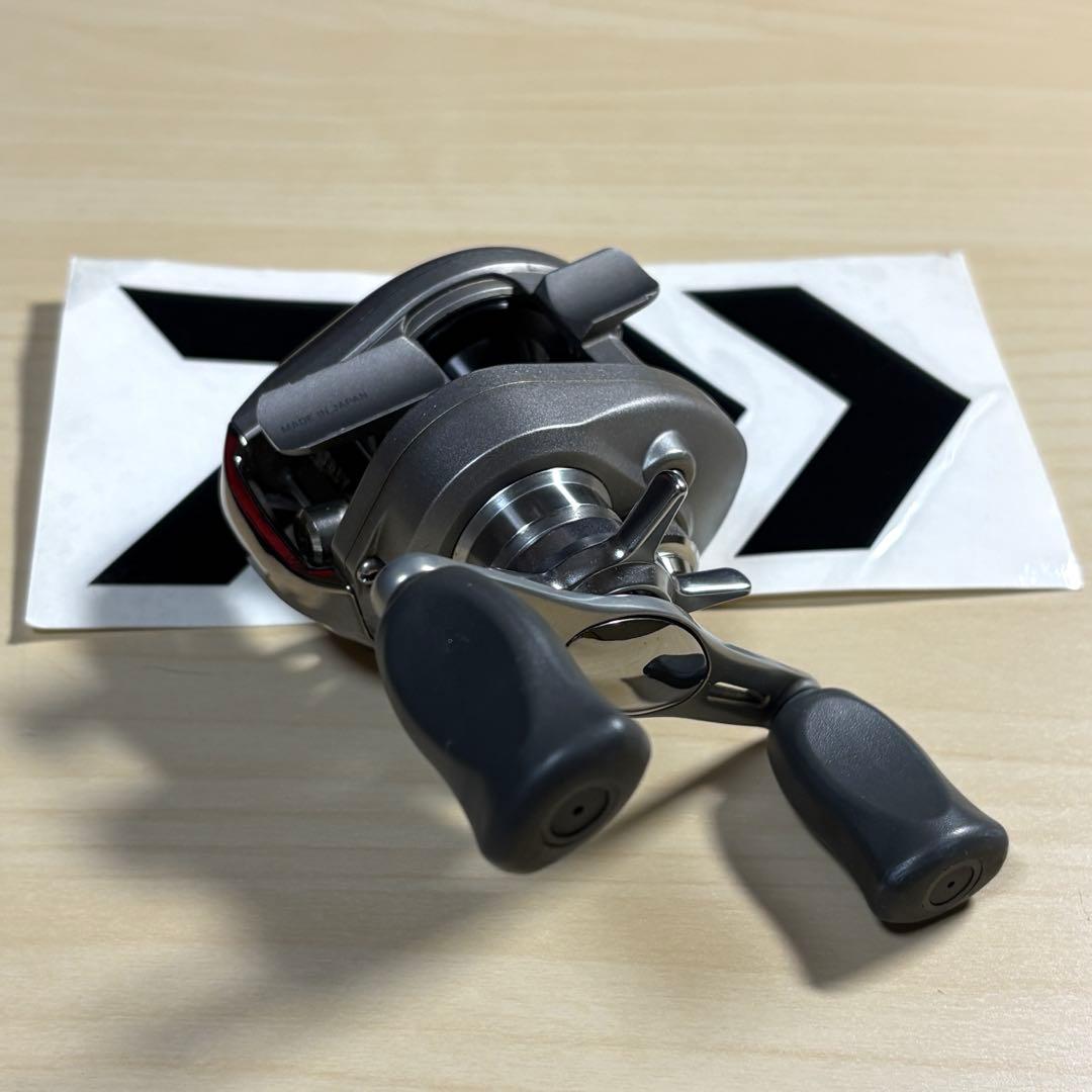 ダイワDaiwa TD-Z103P 右ハンドル　ローギア　　リールカバー付