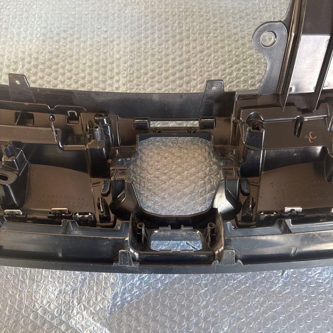 ア*ラ様 60 後期 ハリアーハイブリッド 純正フロント グリル 53114-4