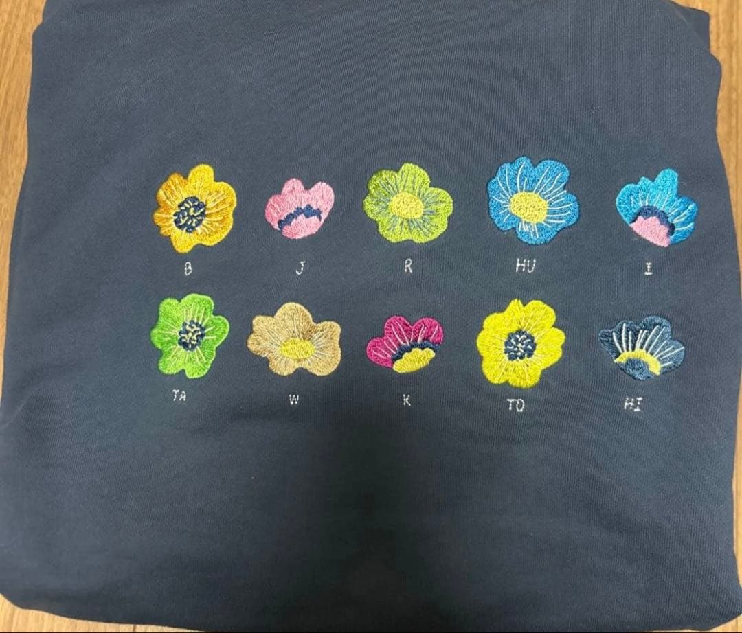 niko and ボーイフレンド2 フラワープルオーバーフーディ