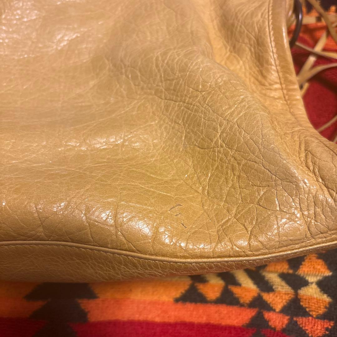 本日祝日にて値下げします！希少❗️バレンシアガ　イエロー レザー ショルダーバック