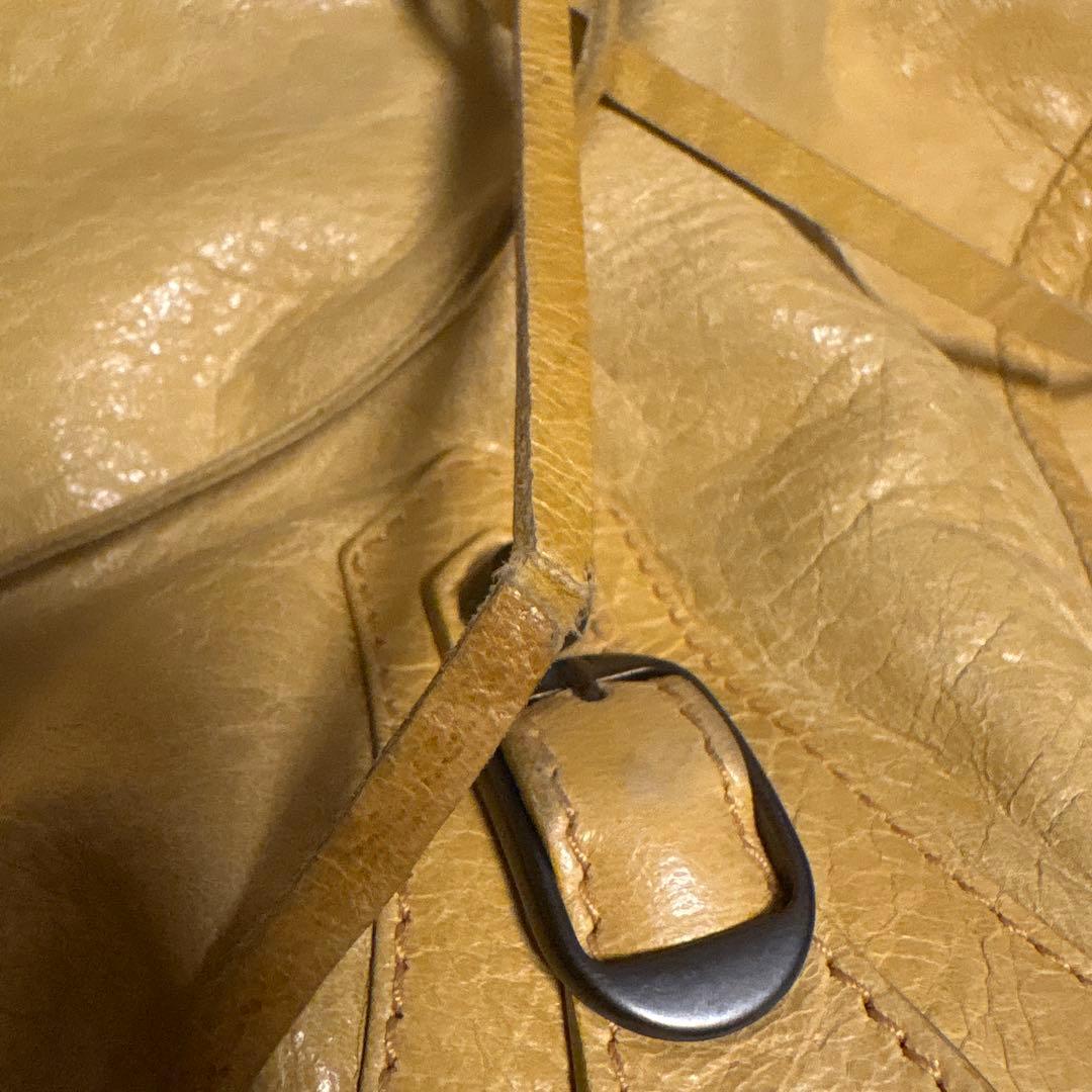 本日祝日にて値下げします！希少❗️バレンシアガ　イエロー レザー ショルダーバック