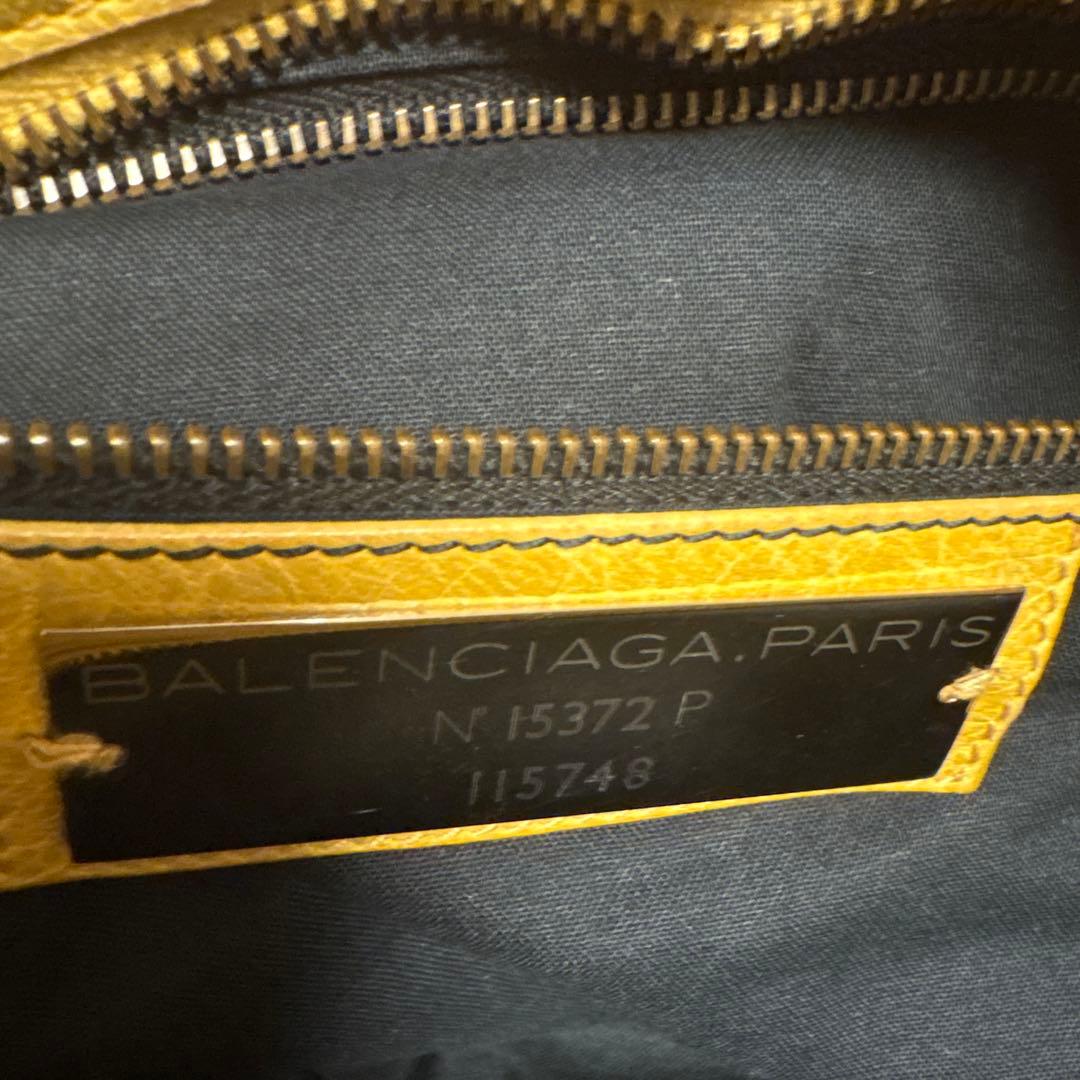 本日祝日にて値下げします！希少❗️バレンシアガ　イエロー レザー ショルダーバック