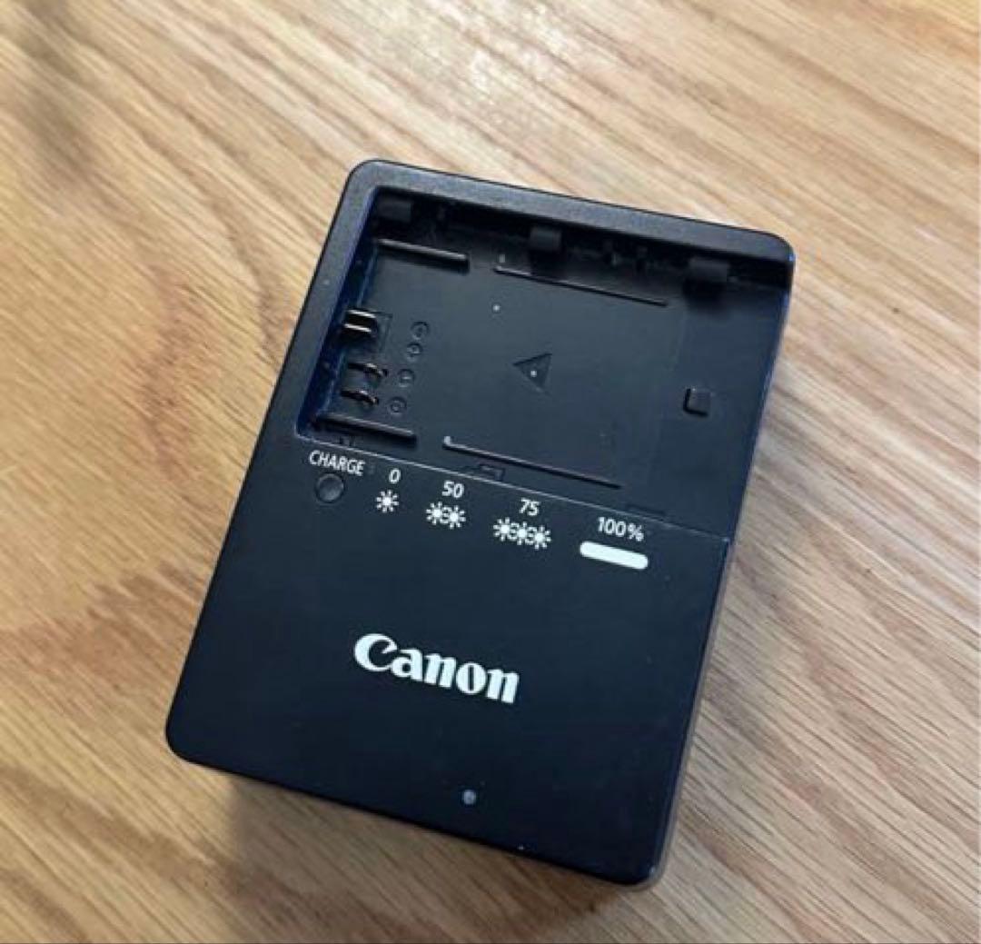 Canon EOS 6D本体+50mm単焦点レンズ+ ズームレンズ+ ストラップ