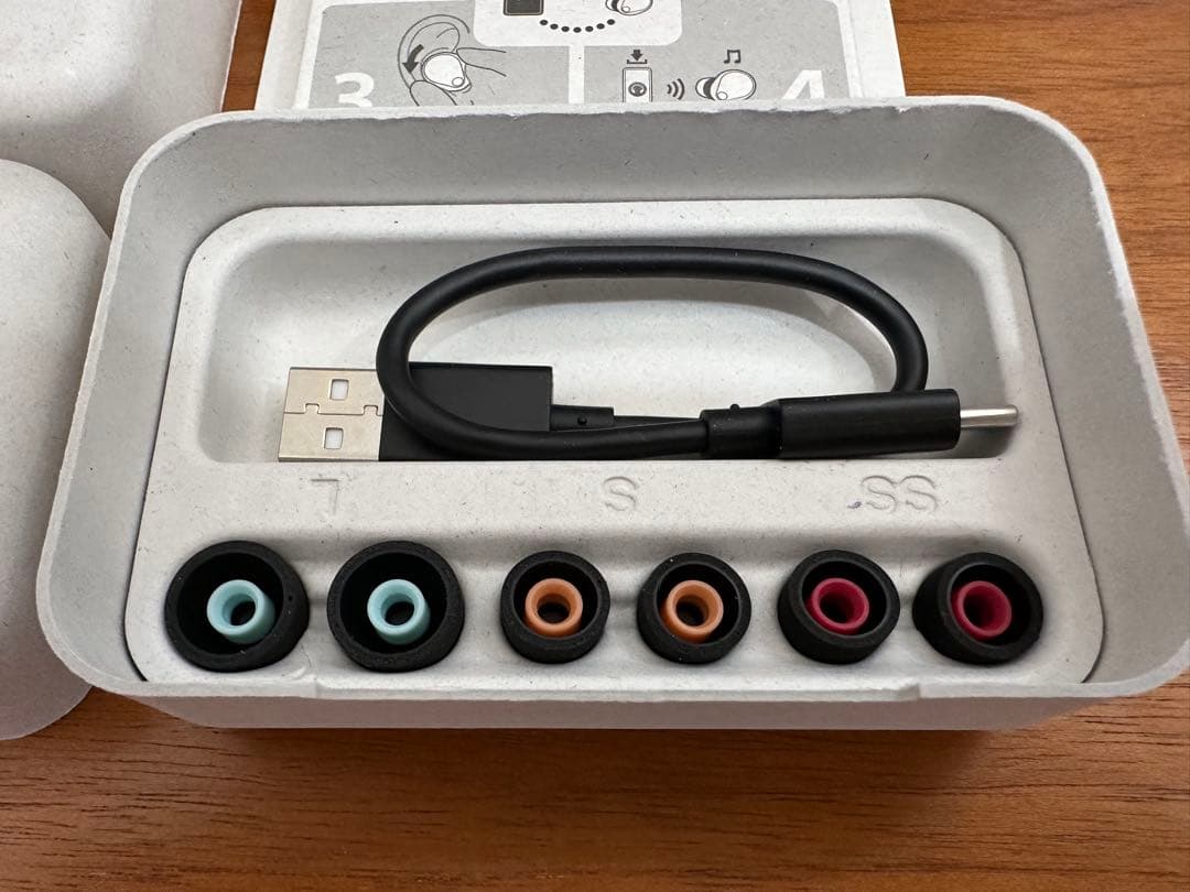 Sony WF-1000XM5 & UNIQのイヤホンケースはおまけ