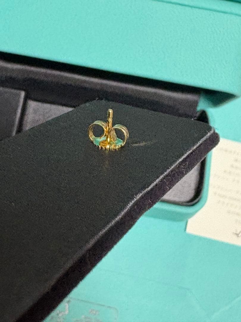 ティファニー　片耳のみ　スマイルピアス　イエローゴールド