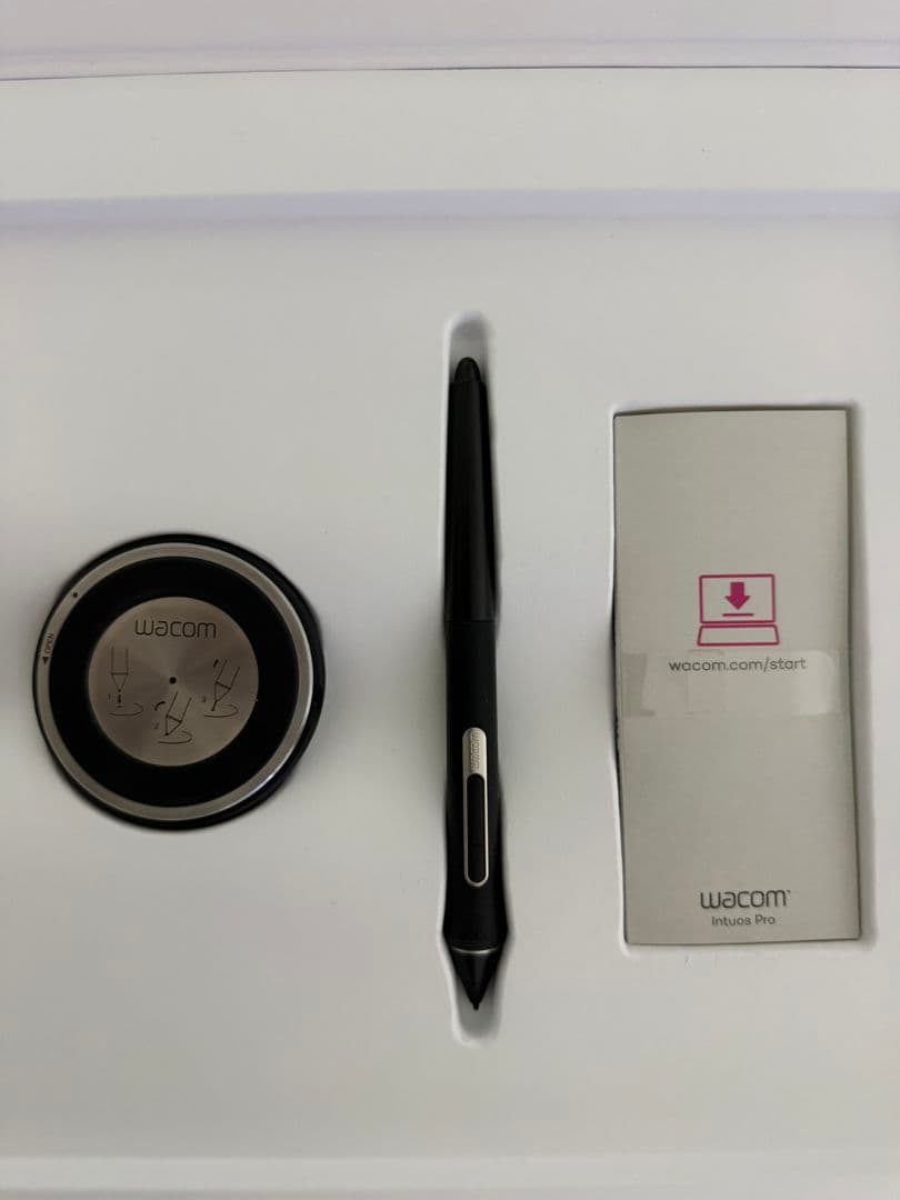 ワコム　Wacom Intuos Pro PTH-660/K0　ペンタブレット