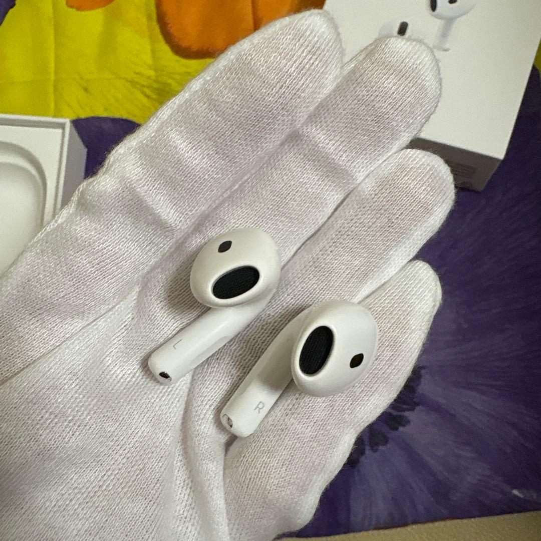 ち*い様 Apple AirPods 4 アクティブノイズキャンセリング搭載　保