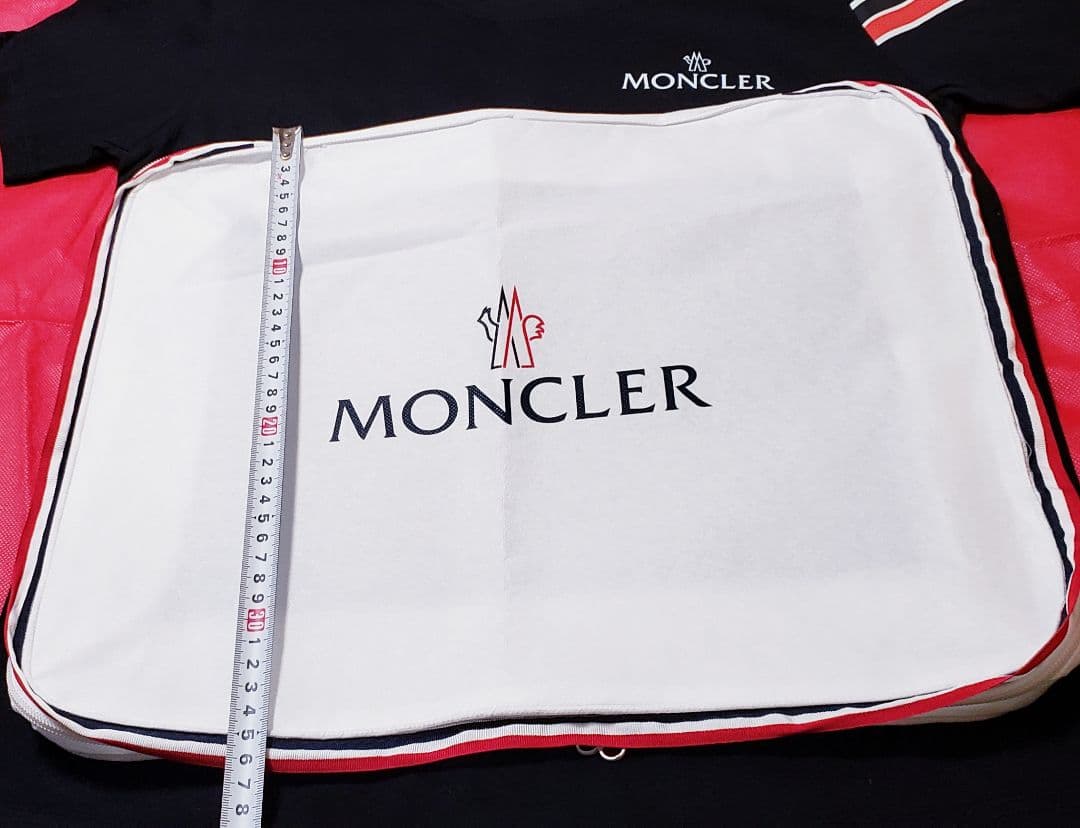 MONCLER　モンクレールTシャツ　ロゴ入り半袖　保存用ガーメントBOX付き♪