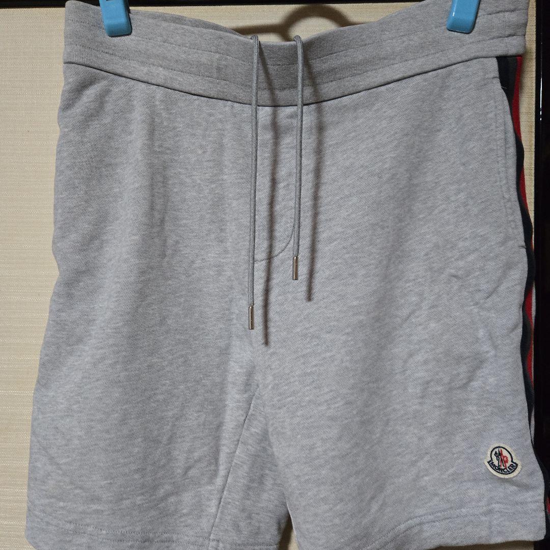 MONCLER サイドストライプ ショートパンツ グレー