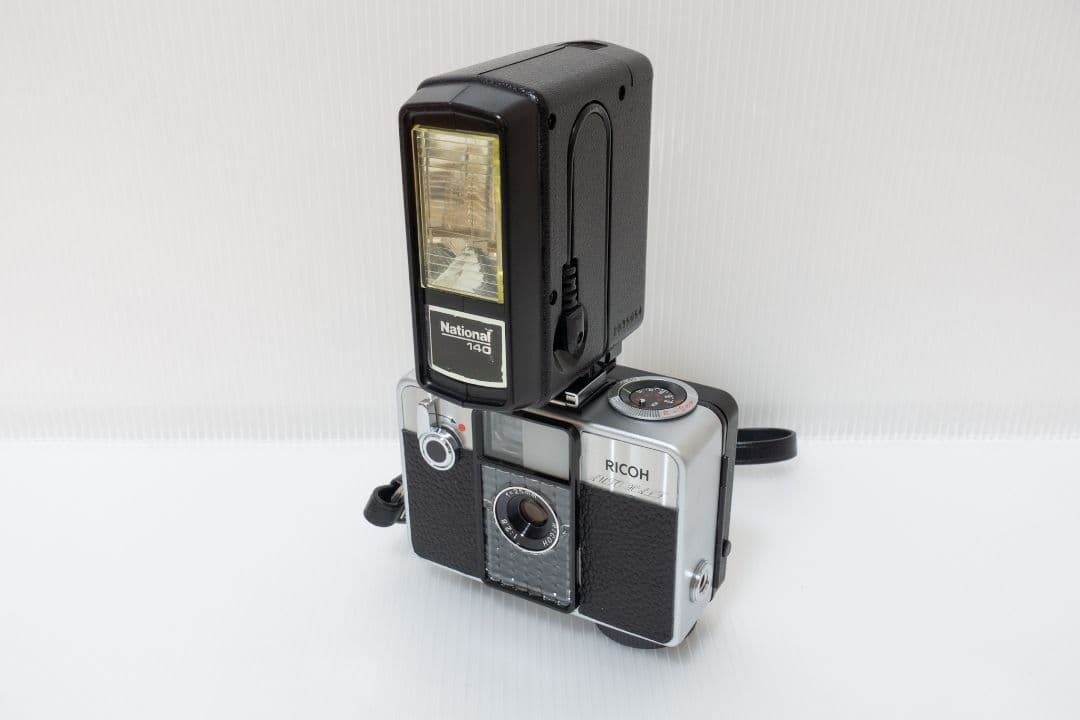 ④【美品・整備済品】RICOH AUTO HALF SE2 「ライカ風貼り革」