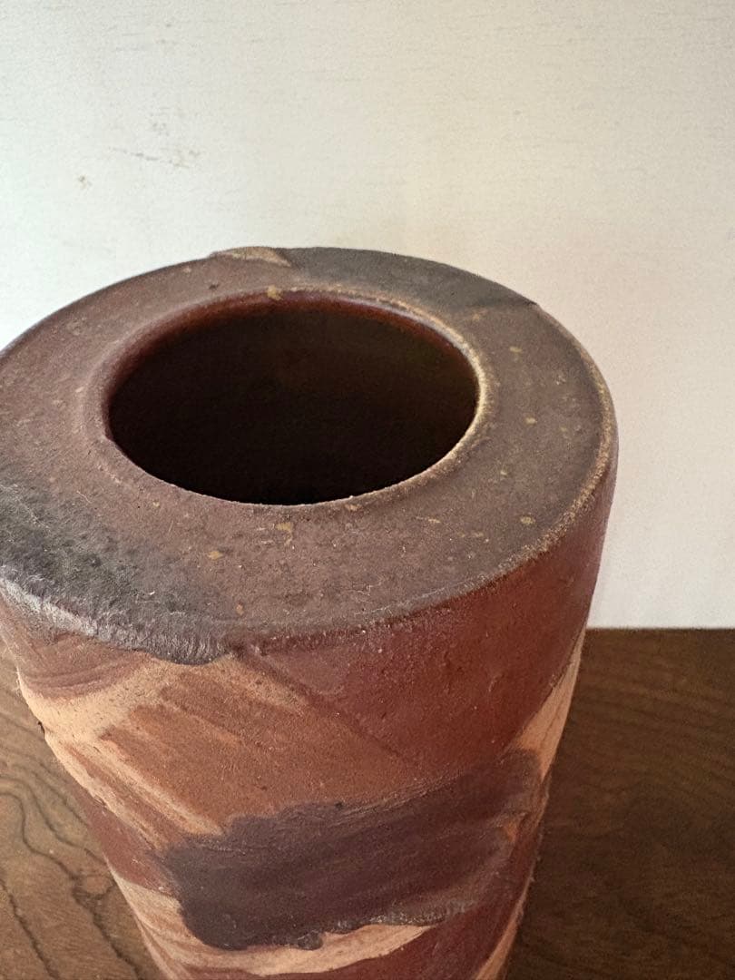 松崎健　焼締刷毛目文花入　共箱　未使用品