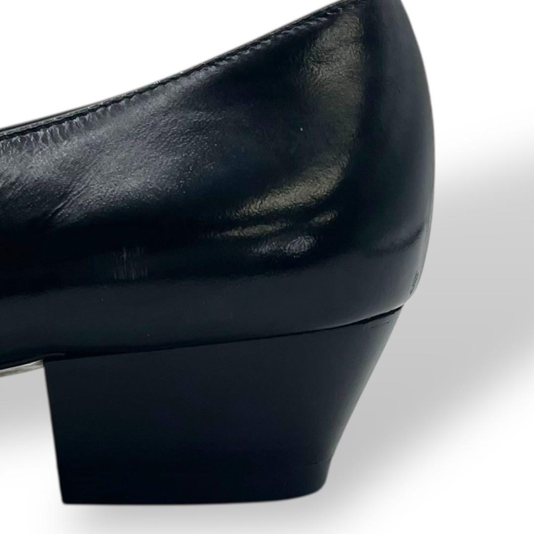 未使用級　フェラガモ パンプス　フラットシューズ　ヴァラ　レザー　黒　ブラック