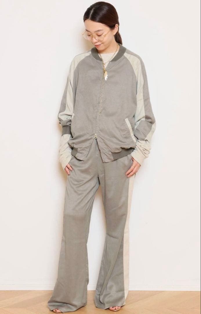 新品REMI RELIEF/レミレリーフSUEDE LIKE FLARE パンツ