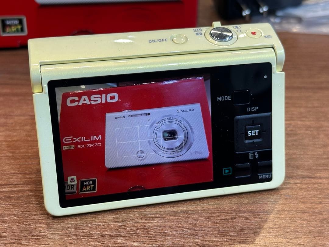 a*a様 美品 CASIO EXILIM デジカメ EX-ZR70 イエロー
