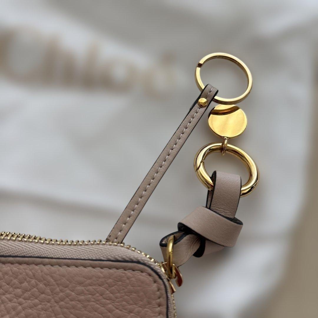 新品未使用　クロエ　Chloe キーリング付き小銭入れ、フラグメントケース