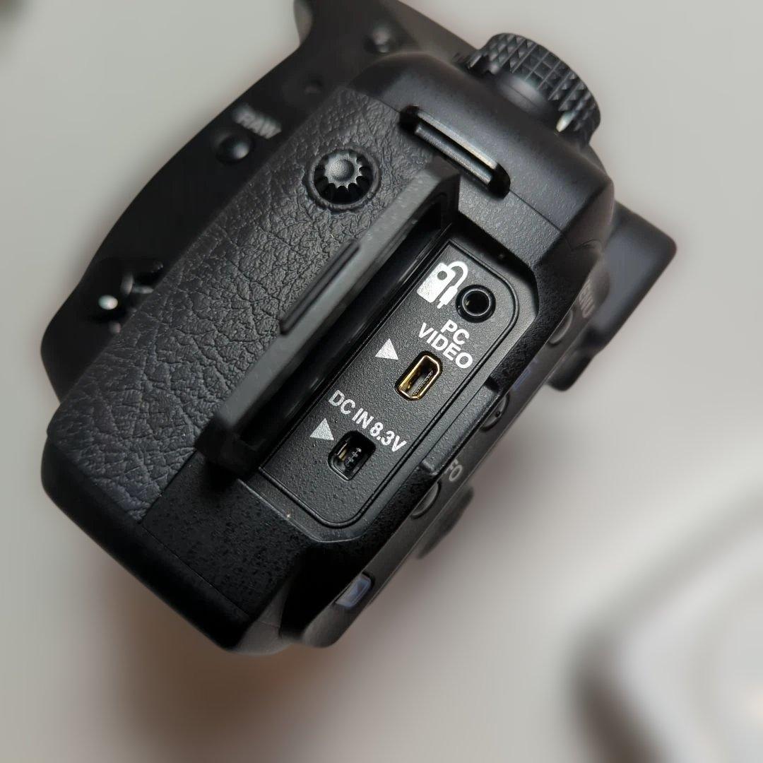 PENTAX K20D デジタル一眼レフカメラ 本体 バッテリー付　レンズ