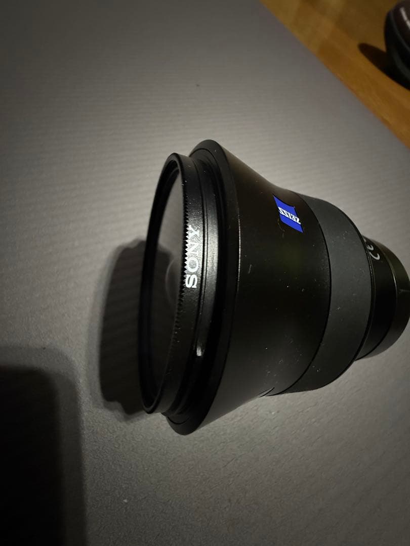 Zeiss Batis 18mm f/2.8 単焦点レンズ　SONYレンズカバー