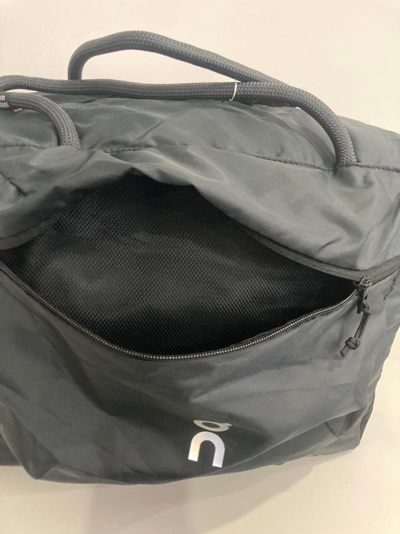 オン トラックパック ショルダーバッグ 35L ブラック デイリーバッグ男女兼用