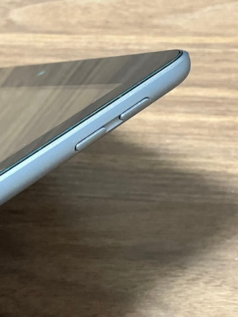 iPad 第6世代 32GB Wi-Fi＋Cellularモデル