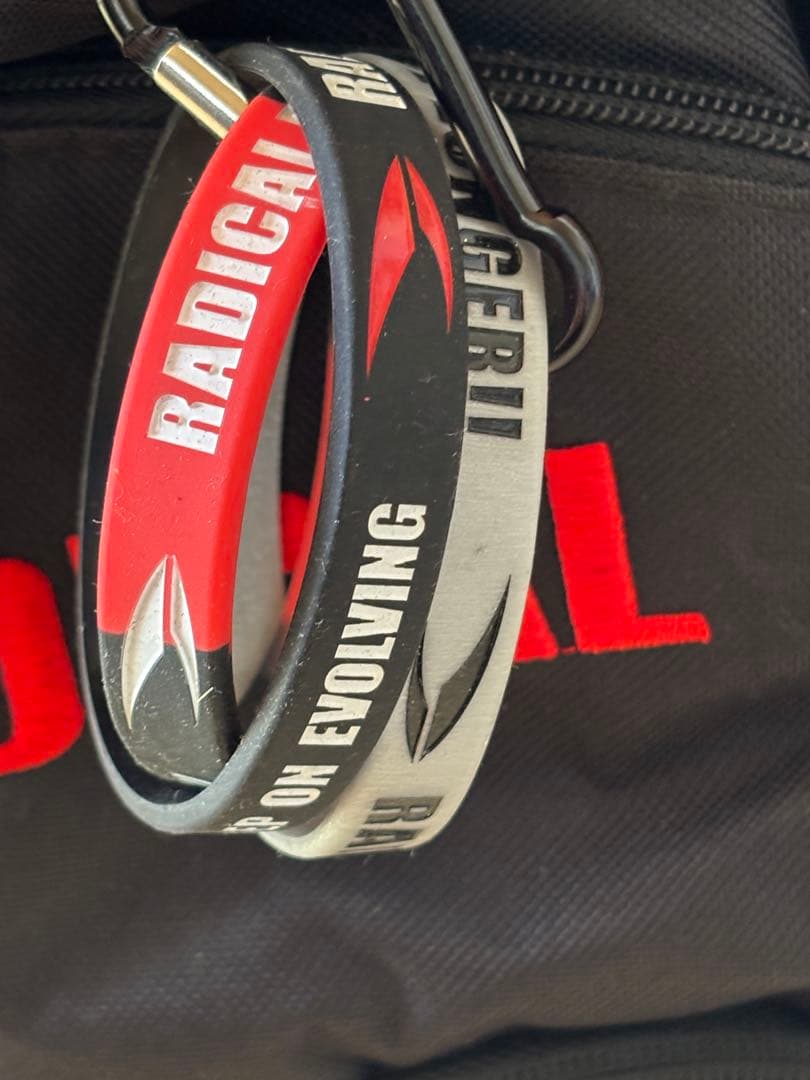 ラディカルフィットネス黒リュックサック　リストバンド３個おまけ！男女兼用！