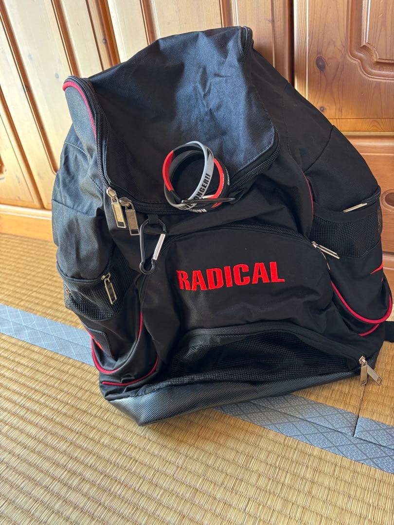 ラディカルフィットネス黒リュックサック　リストバンド３個おまけ！男女兼用！