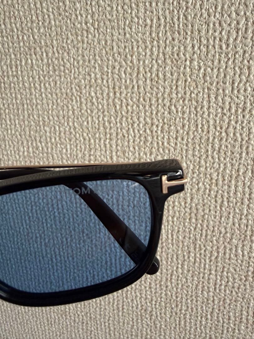 【tttリユース】TOM FORD サングラス FT1042-D ※傷あり