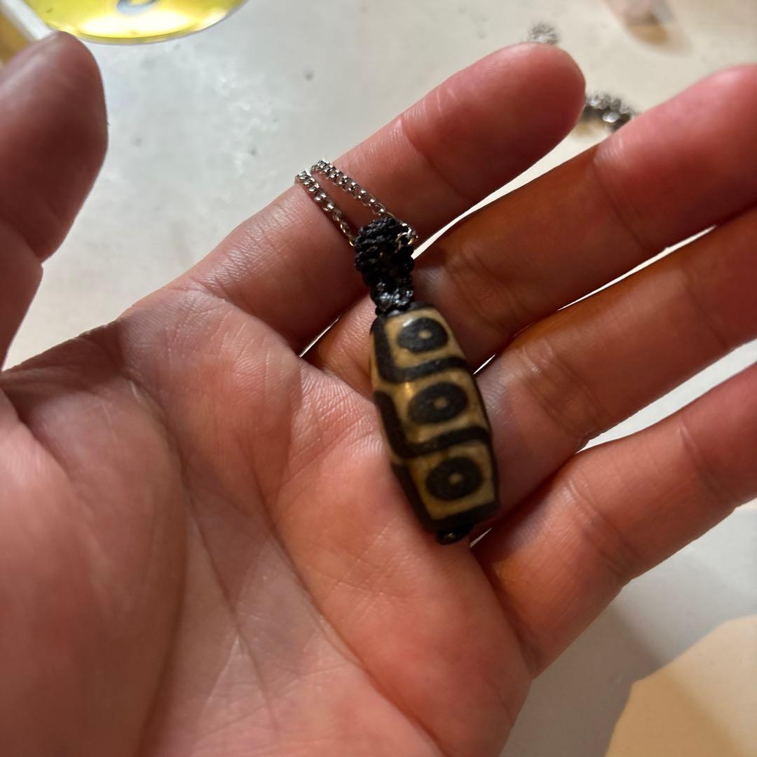 チベット　九眼白天珠！すごい強そう！