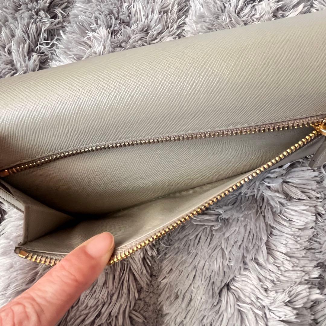 良品✨PRADA サフィアーノ　長財布　メタルロゴ　グレージュ　レディース