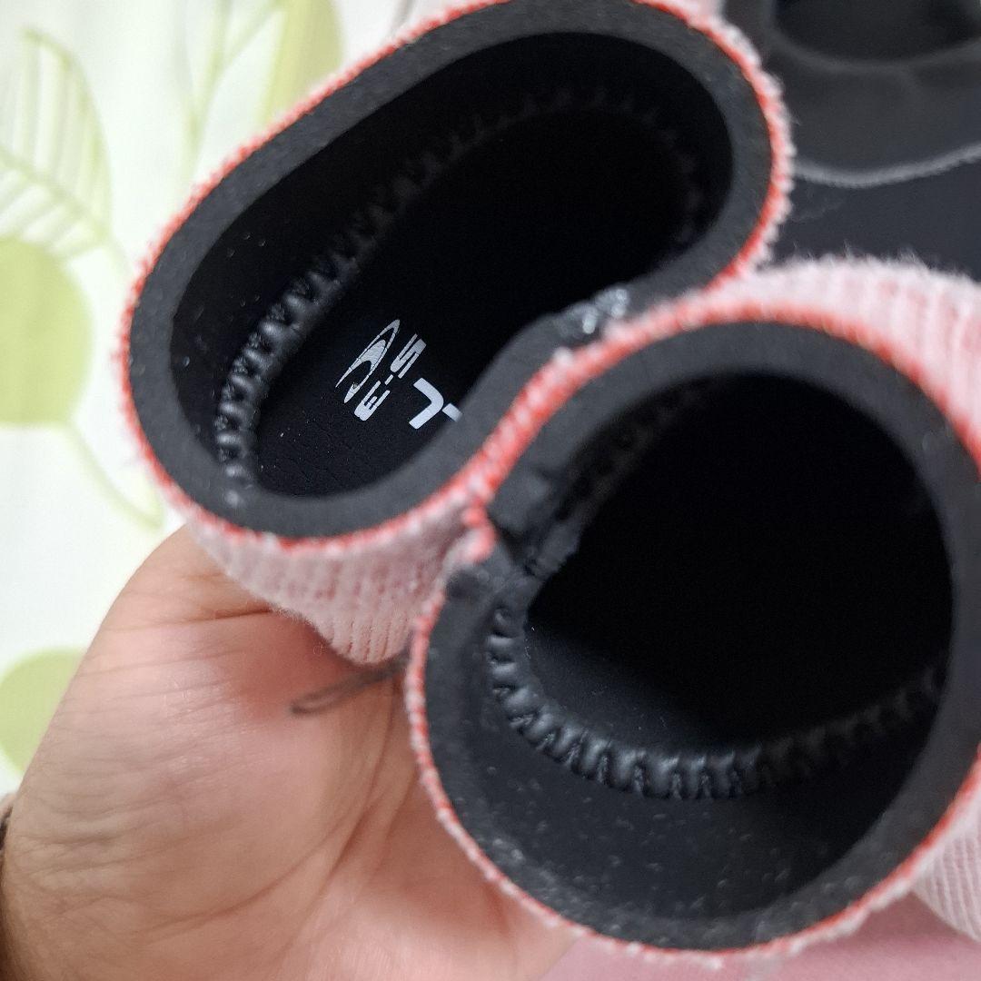 O'Neill Superfreakセミドライ スーツ 黒サイズM美品、値下げ！