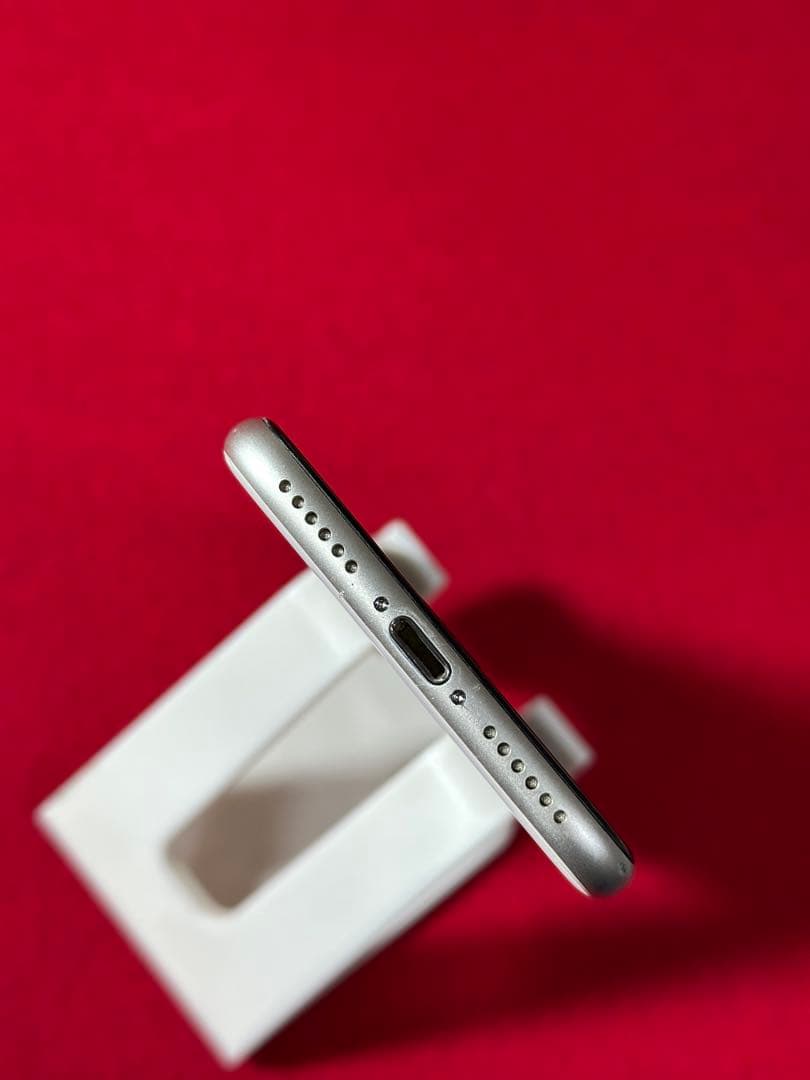 【9320】iPhone SE3第3世代スターライト 64GB simフリー