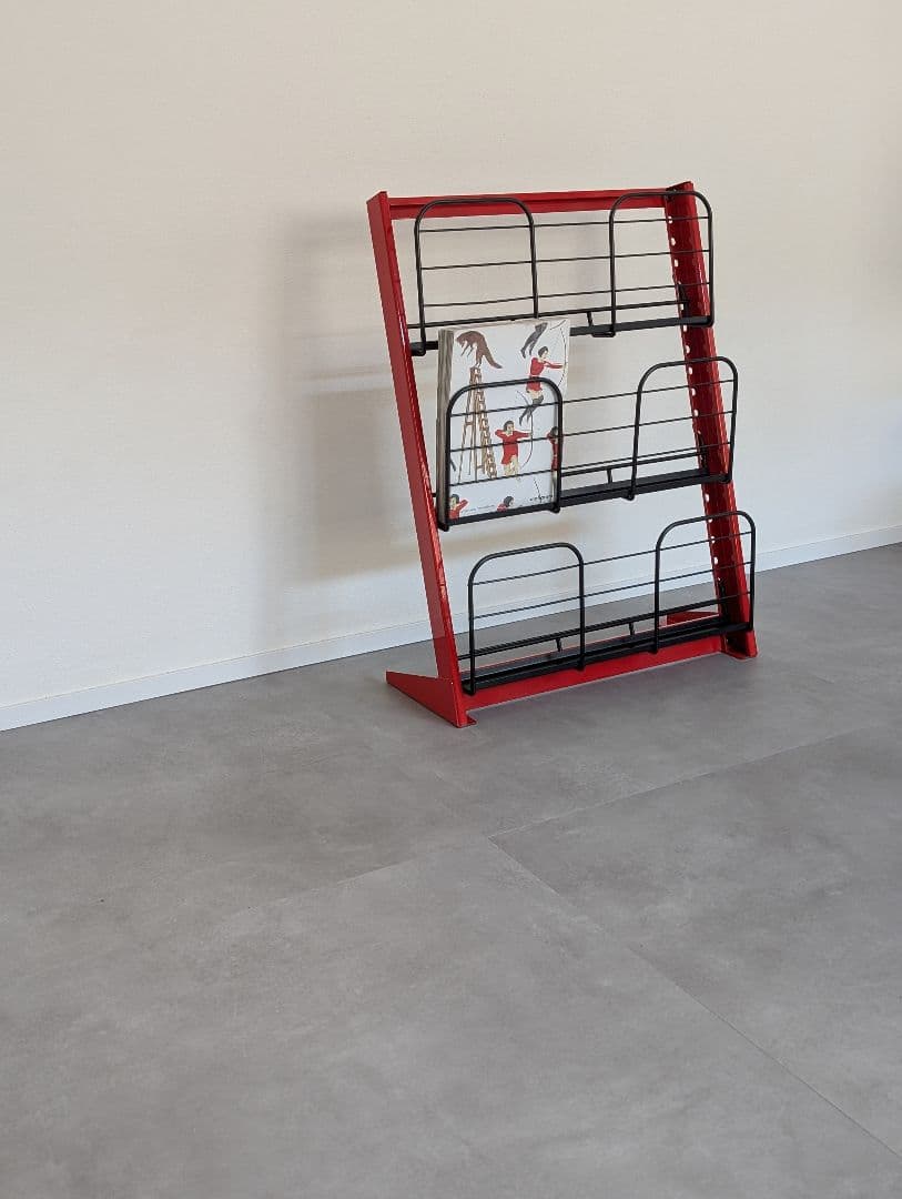 USED/スチール マガジンラック 黒×赤 モダン ミニマルデザイン