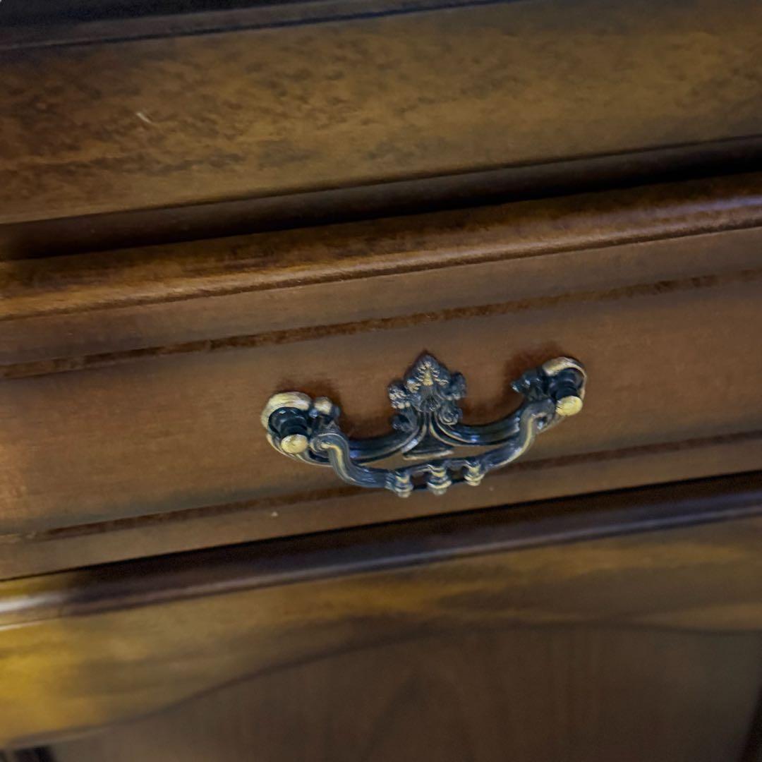 HR636 【美品】希少デザインkarimoku コロニアルスリムカップボード