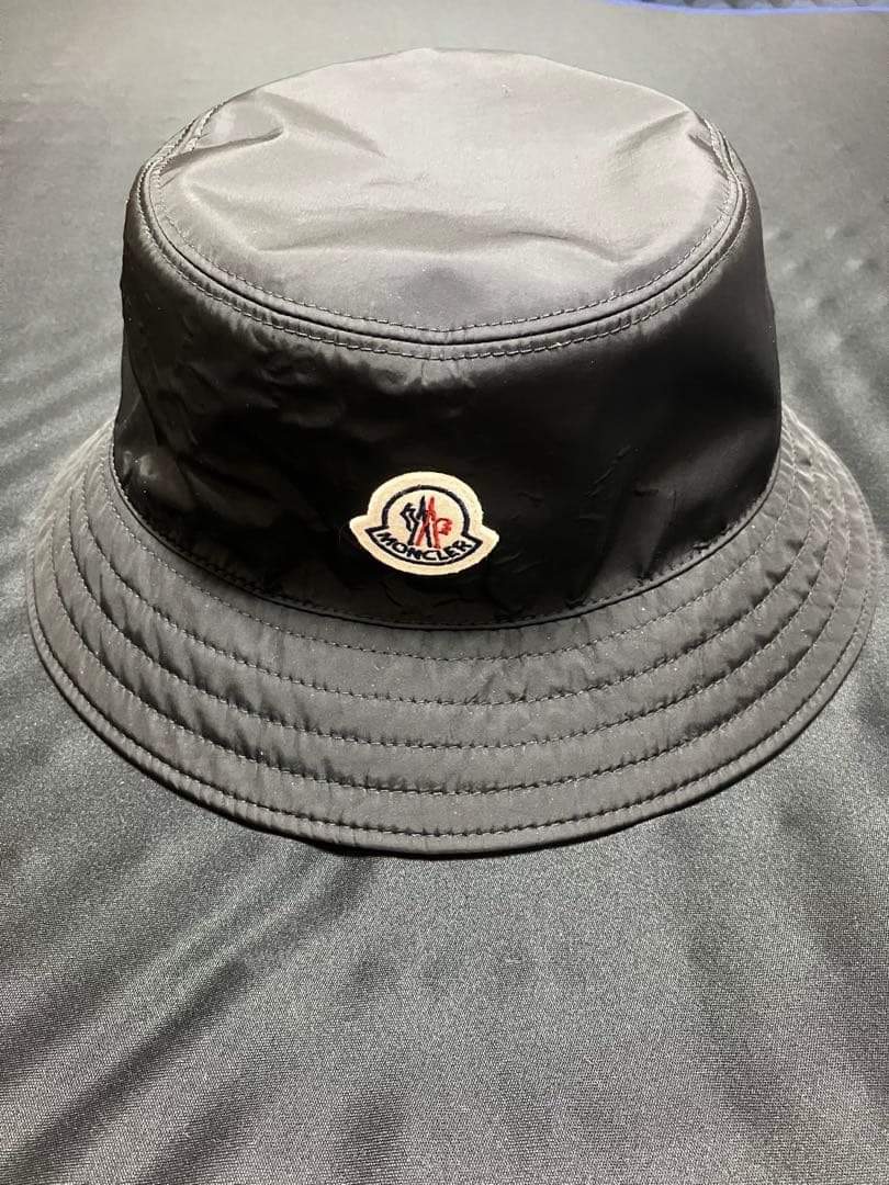 MONCLER ブラック バケットハット