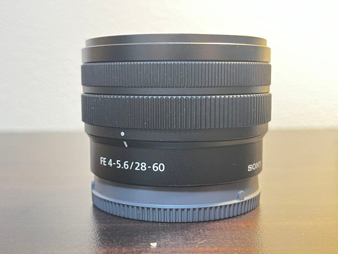 Sony FE 28-60mm f/4.5-6.3 レンズ