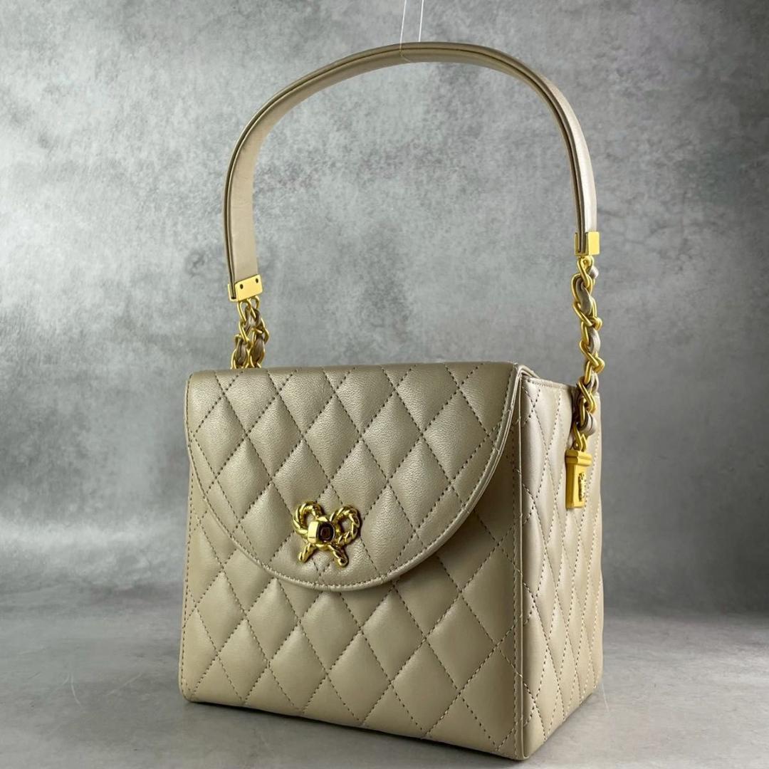 美品　キミジマ　コレクション ベージュ　キルティングレザー　バニティバッグ