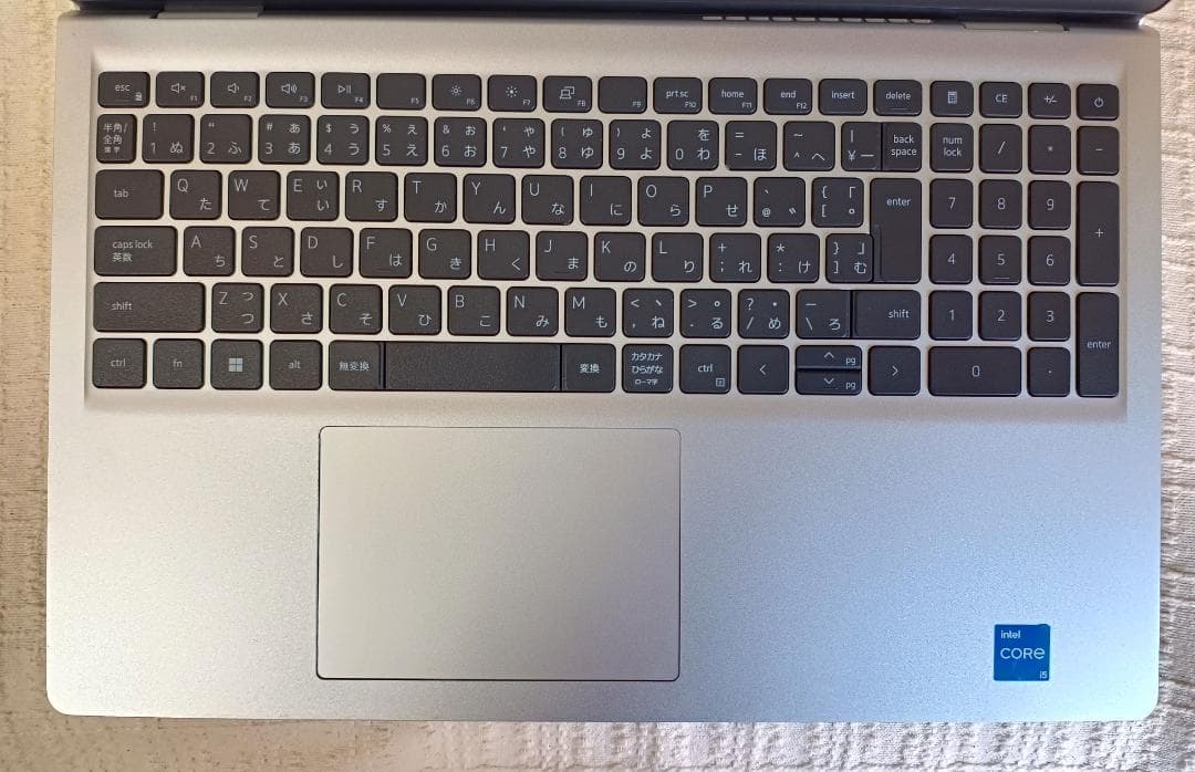 DELL Inspiron 15 3520 第11世代corei5搭載