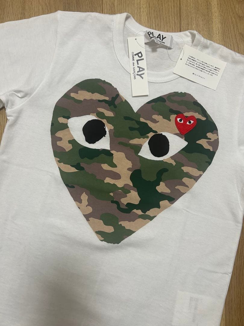 タグ付き新品❤︎PLAY COMME des GARÇONS 迷彩 ハートTシャツ