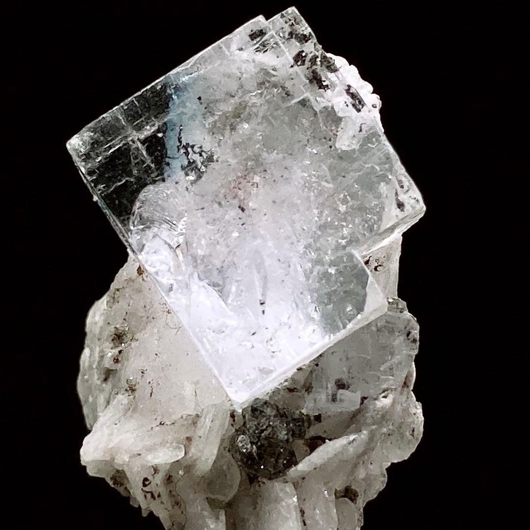 c*z様 『エミリオ鉱山』　フローライト　蛍石　原石　鉱物標本　天然石　303