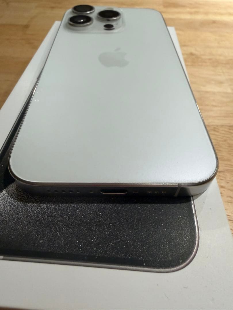 Apple iPhone 15 Pro スペースブラック 本体