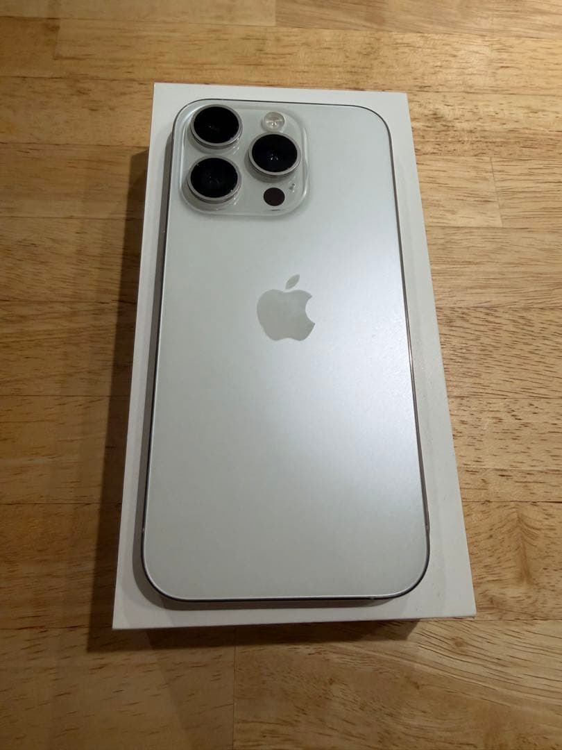 Apple iPhone 15 Pro スペースブラック 本体