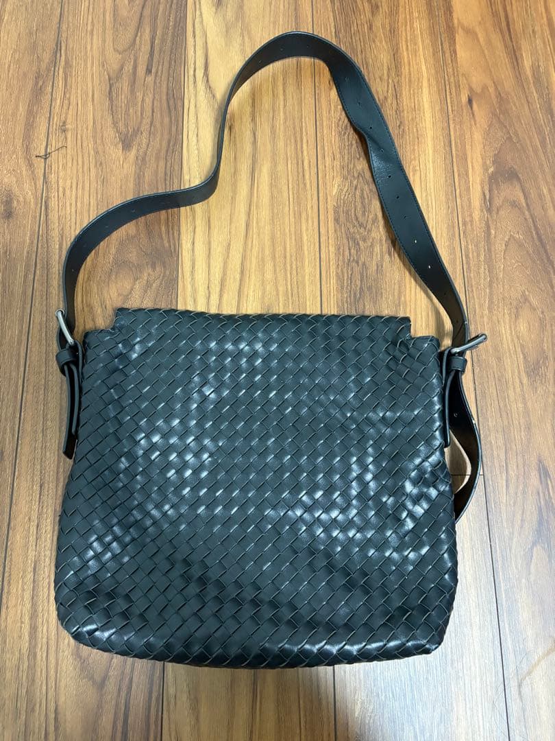 BOTTEGA VENETA ブラックショルダーバッグ