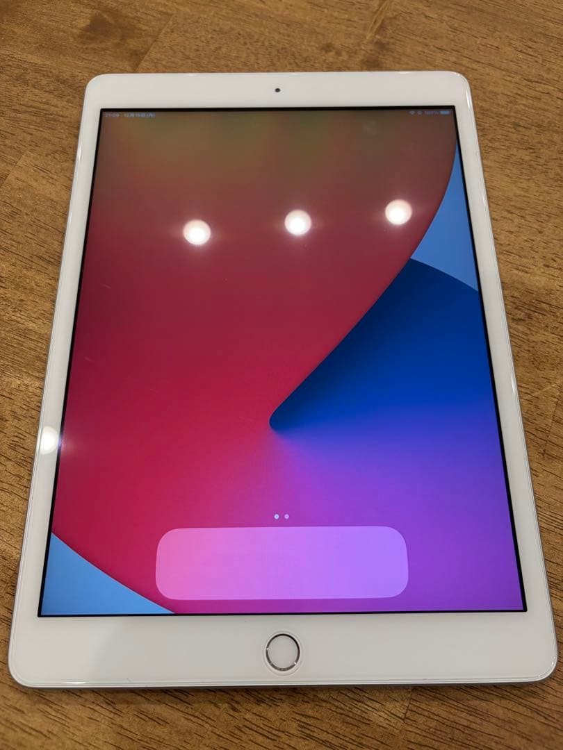 ち*う様 美品】iPad (第7世代) Wi-Fi 32GB シルバー MW75